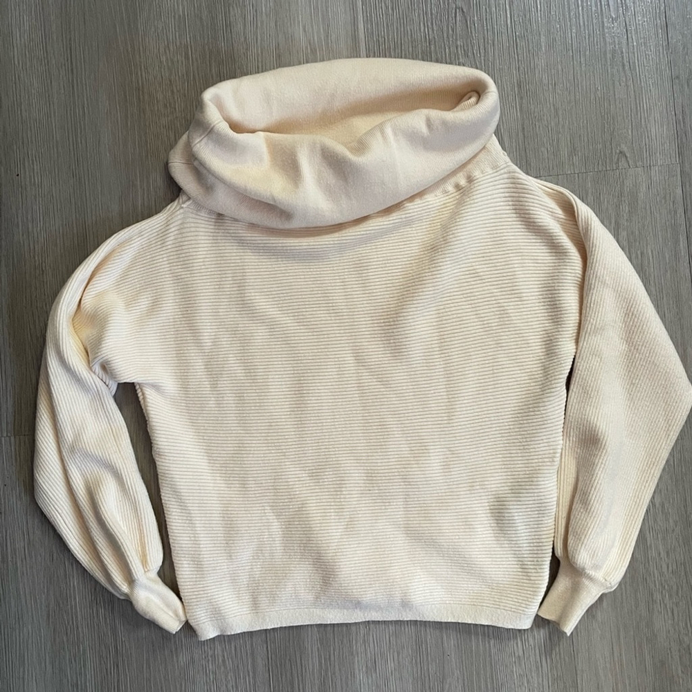 NWOT ZARA Knit Cowl Neck Cream Sweater size Small
